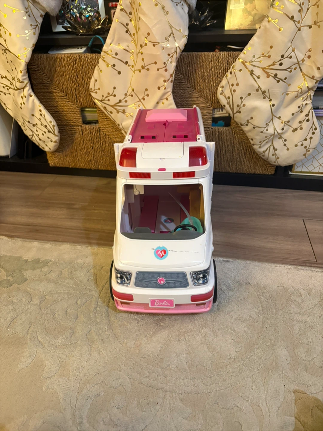 Barbie Care Clinic Vehicle - photo 2