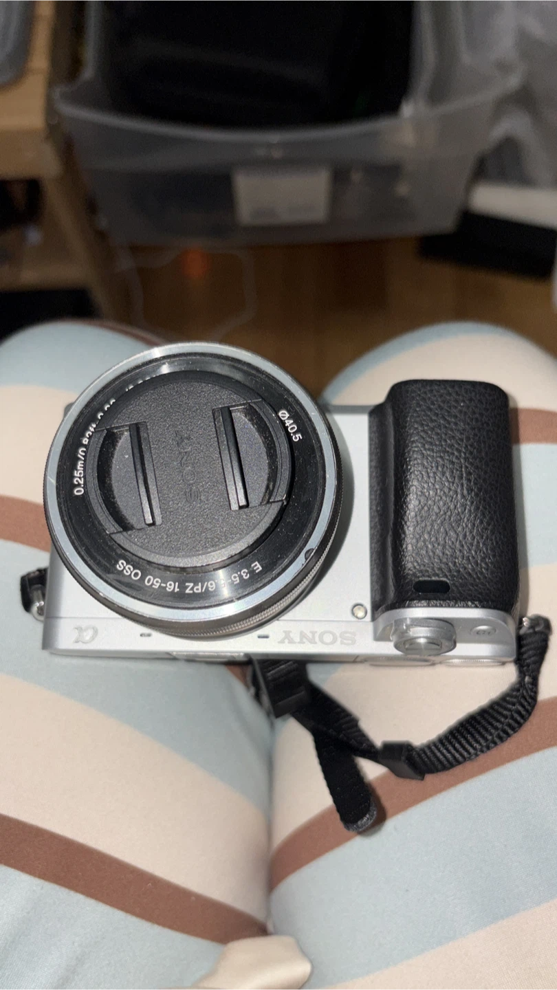 Sony Alpha A6300 Digital Camera - photo 2