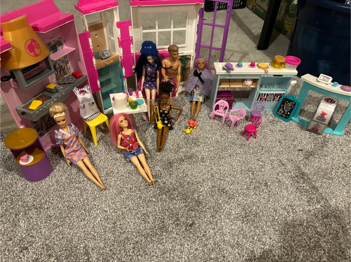Barbie Doll restaurant set