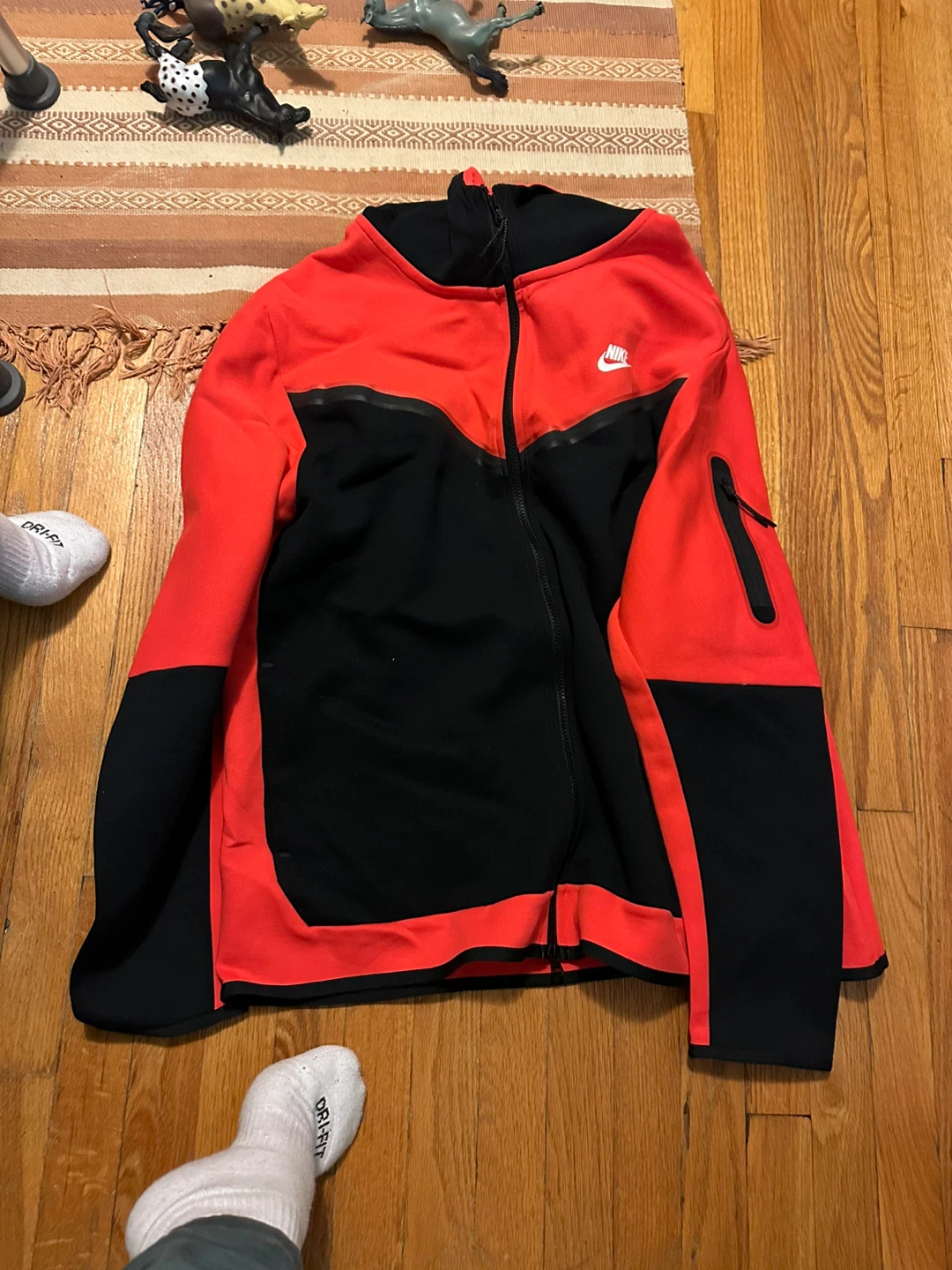 Nike Tech Fleece XXL Red/Black Set - New with Tags!