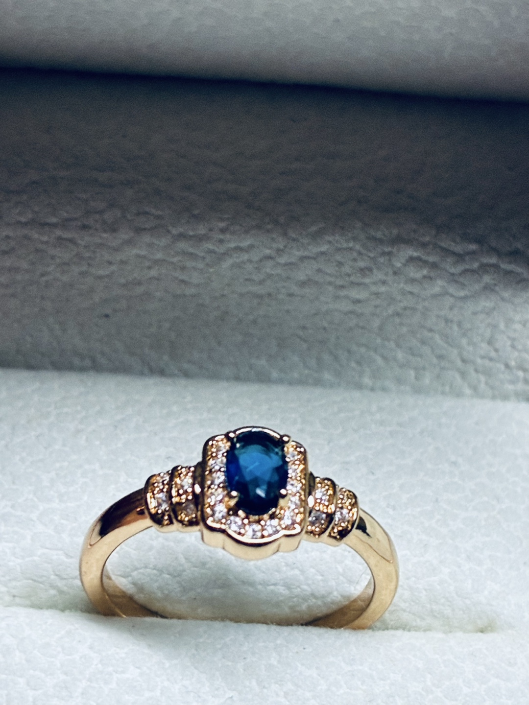 Stunning & unique oval shaped sapphire gold filled ring