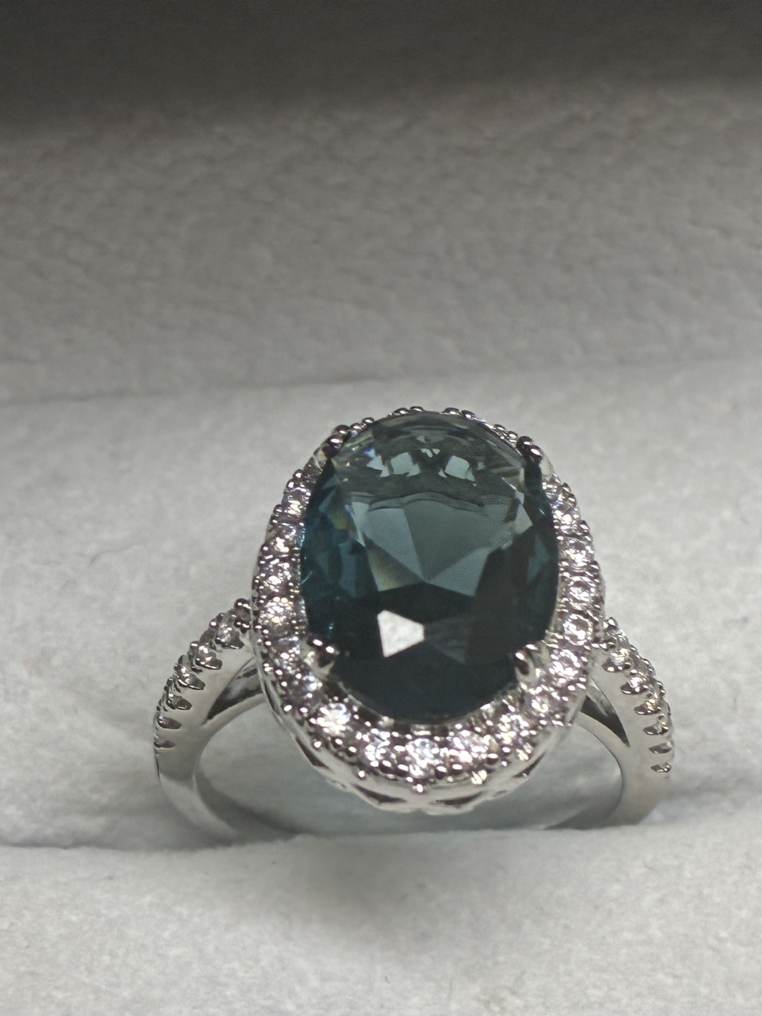 Gorgeous Dark Teal Oval Cut Topaz Sterling Silver Ring  - Size 7 - photo 3
