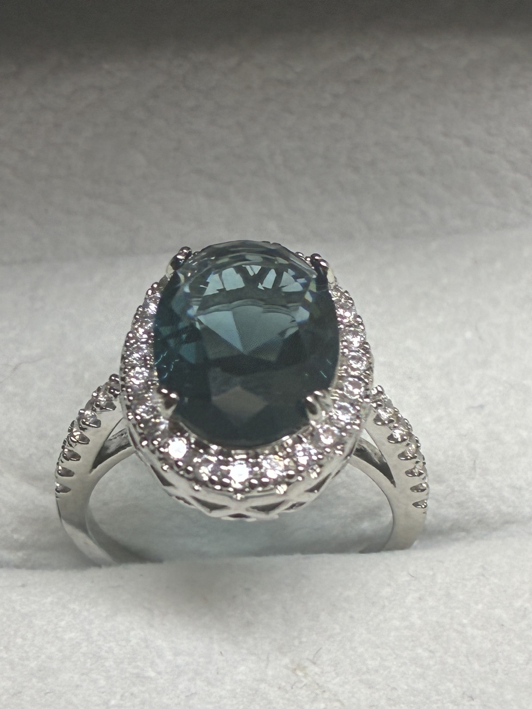 Gorgeous Dark Teal Oval Cut Topaz Sterling Silver Ring  - Size 7 - photo 4