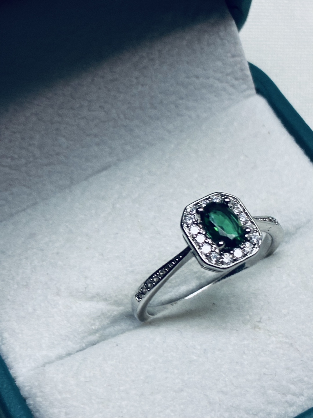 Cute & minimalist delicate emerald sapphire ring - photo 3