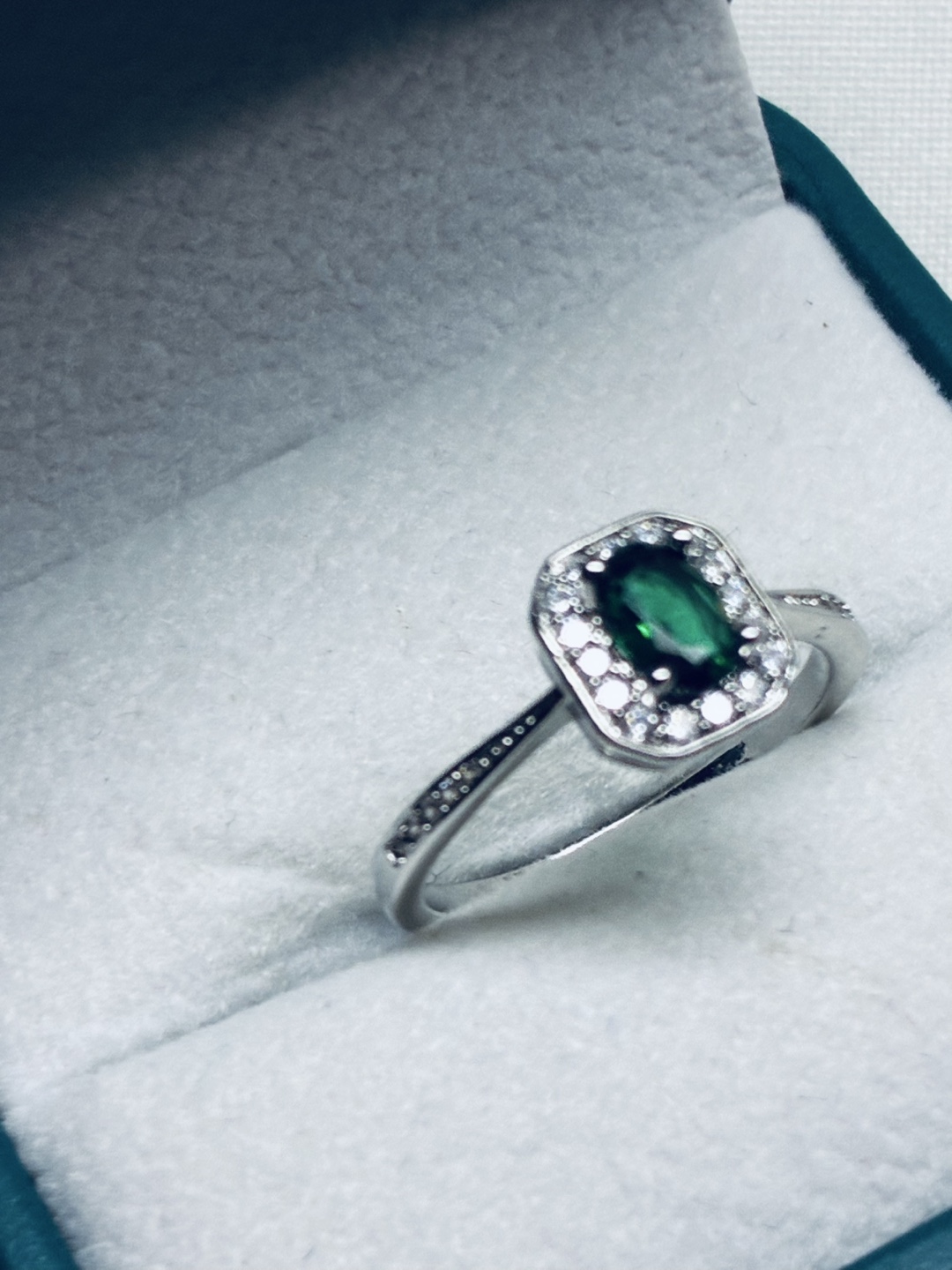 Cute & minimalist delicate emerald sapphire ring - photo 2