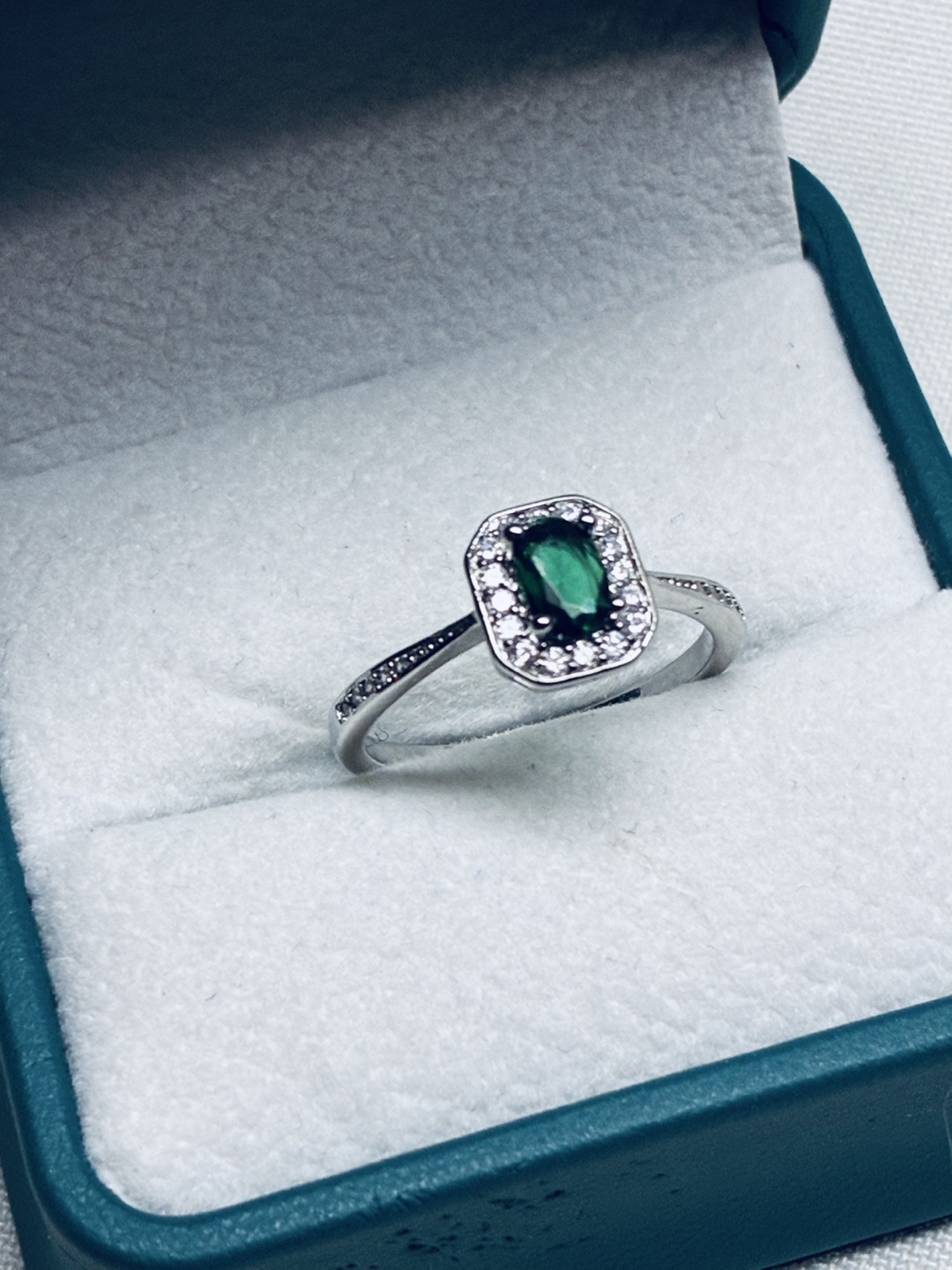 Cute & minimalist delicate emerald sapphire ring - photo 5