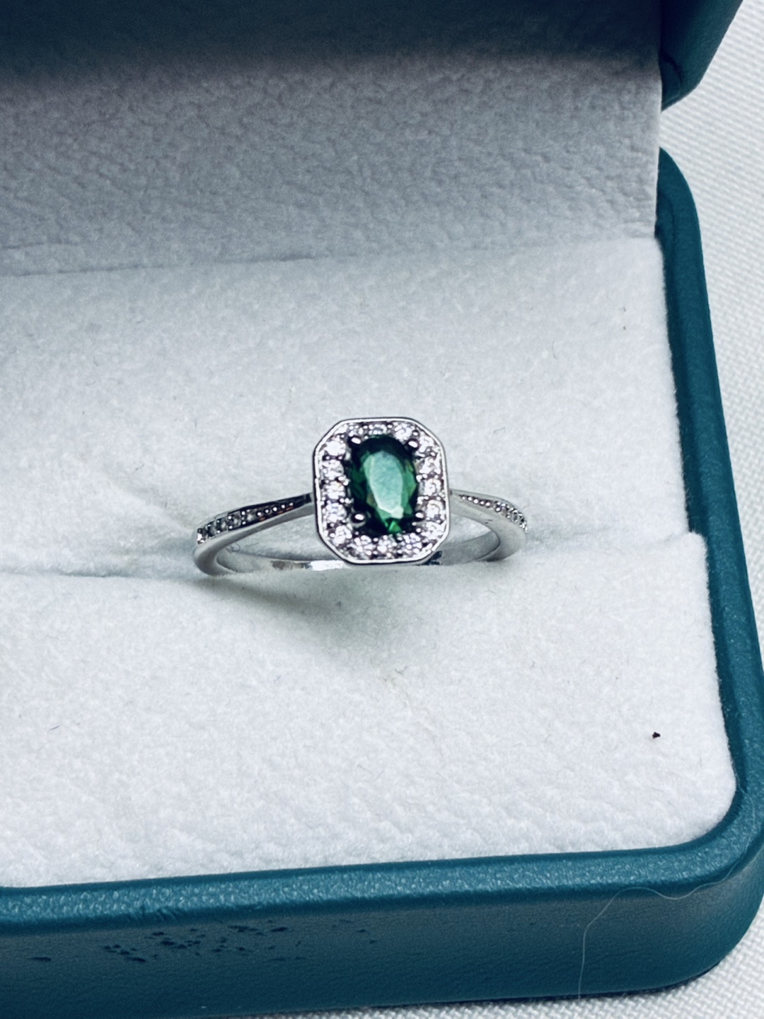 Cute & minimalist delicate emerald sapphire ring - photo 4