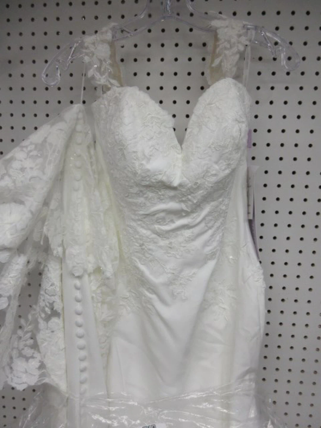 Brand new Sophia Tolli Wedding Dress, Size 8 - photo 4