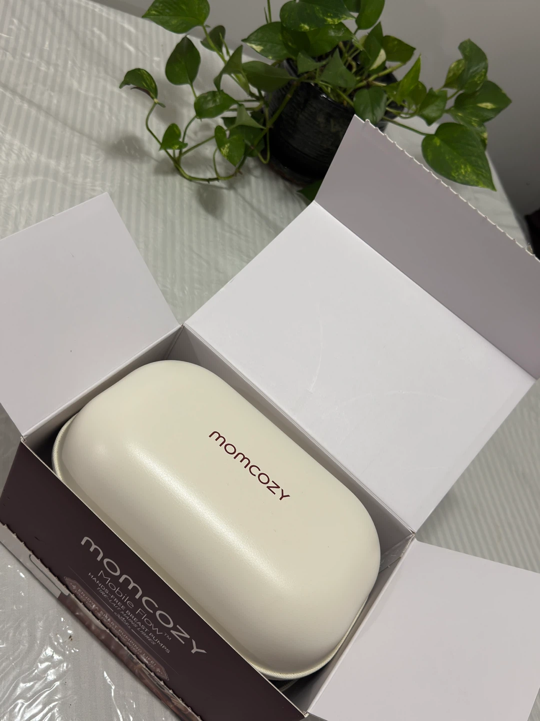 Momcozy Mobile Flow Hands-Free Breast Pump