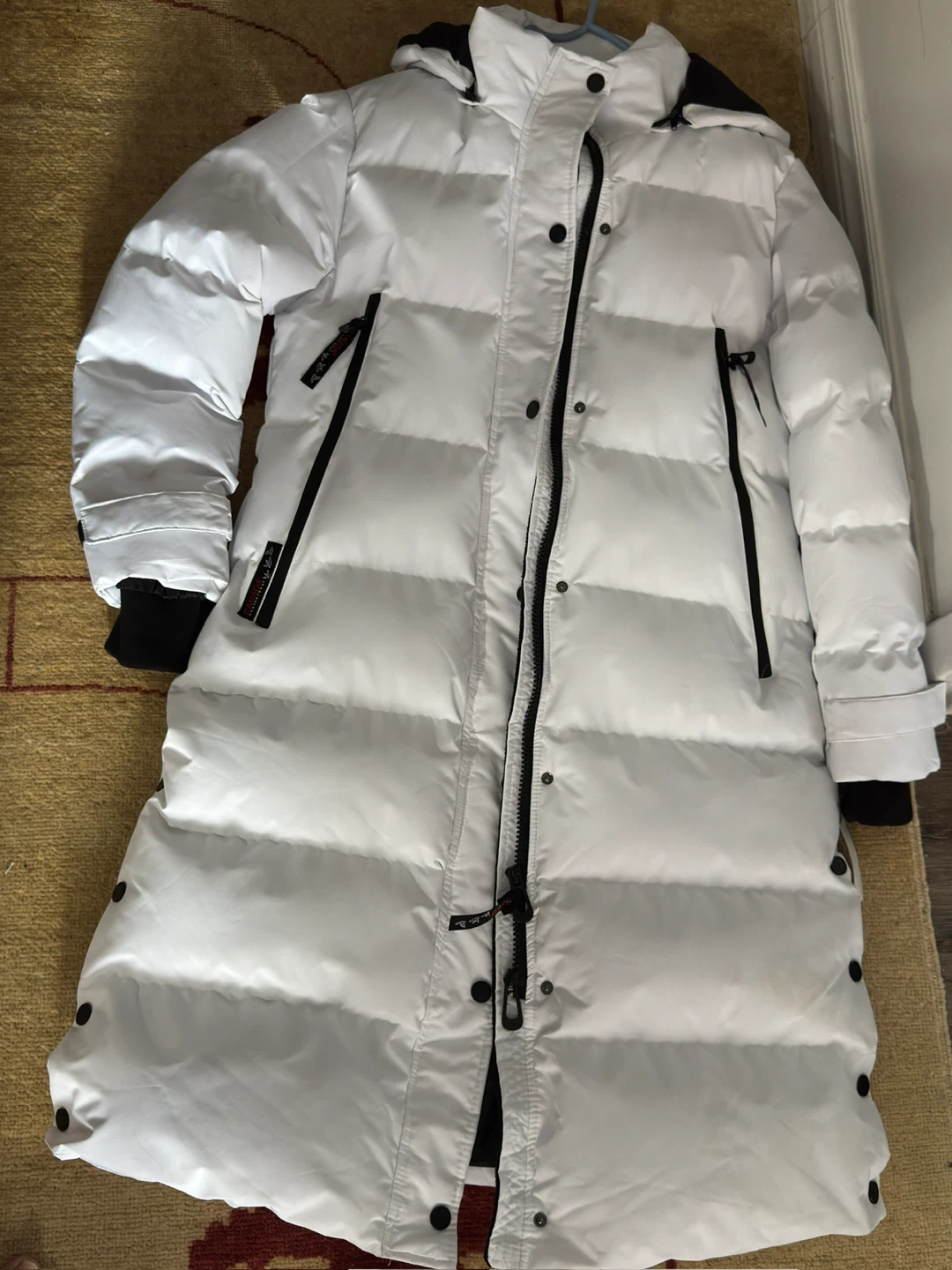 Canada Weathergear White Puffer Jacket - Size L
