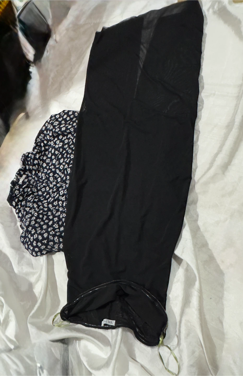 Zara Black Top & Ardene Floral Blouse - Size L - photo 2
