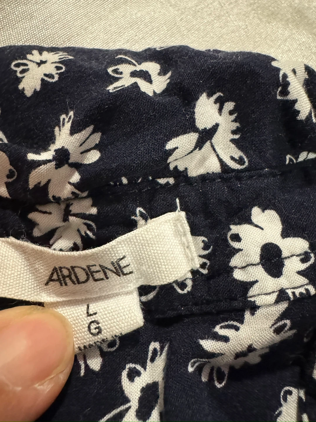 Zara Black Top & Ardene Floral Blouse - Size L - photo 5