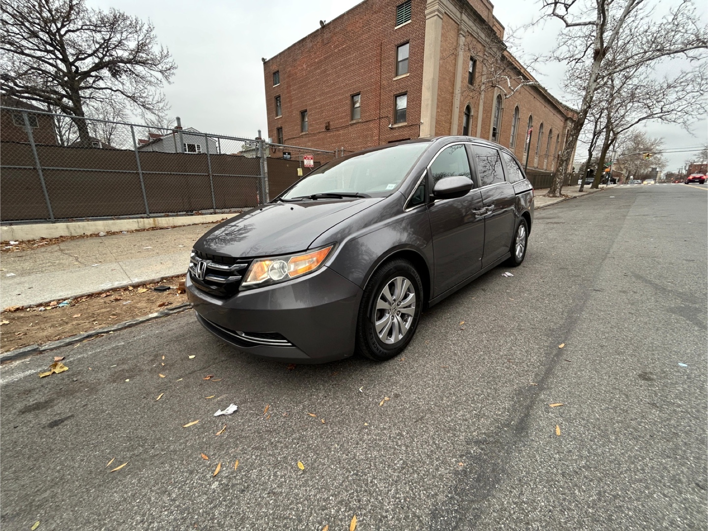 2016 Honda Odyssey EXL Sport Minivan - Gray