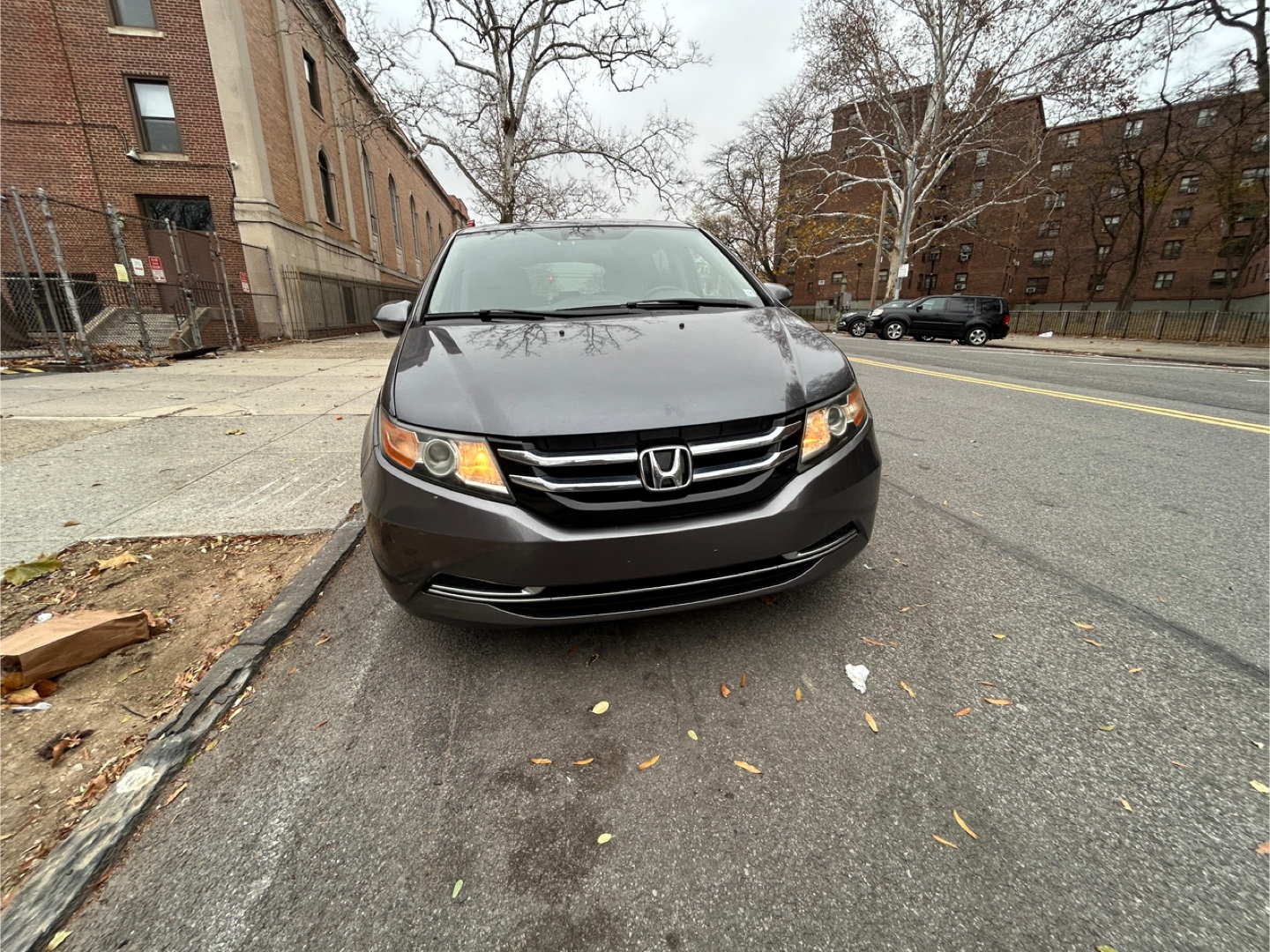 2016 Honda Odyssey EXL Sport Minivan - Gray - photo 5