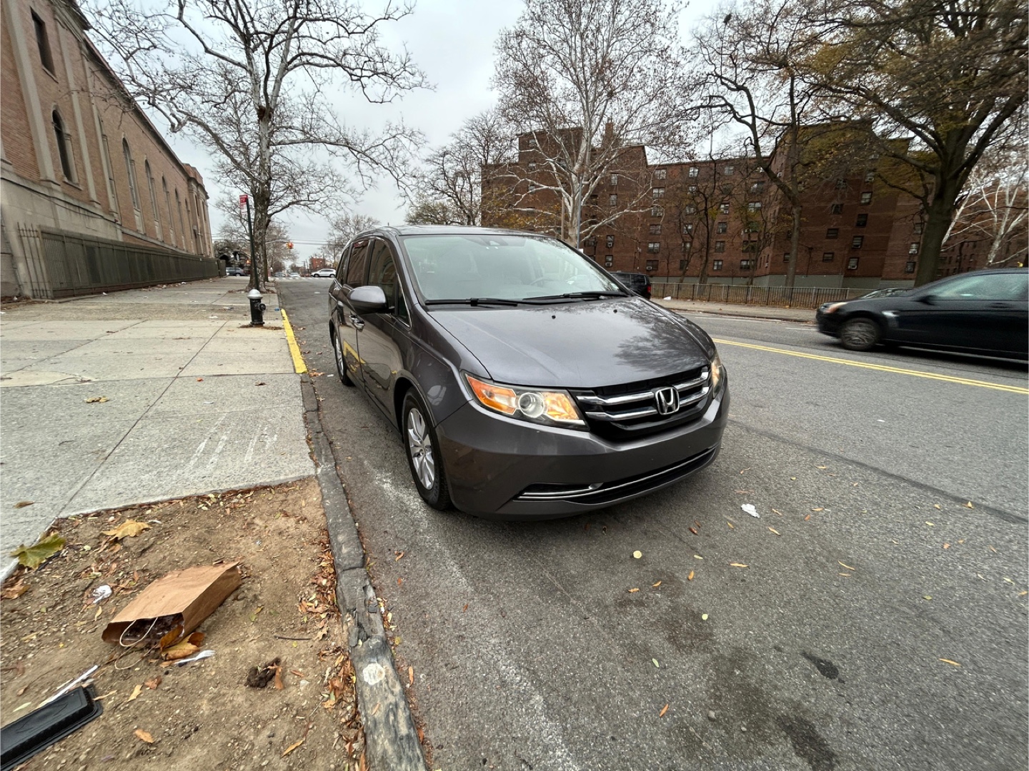 2016 Honda Odyssey EXL Sport Minivan - Gray - photo 2