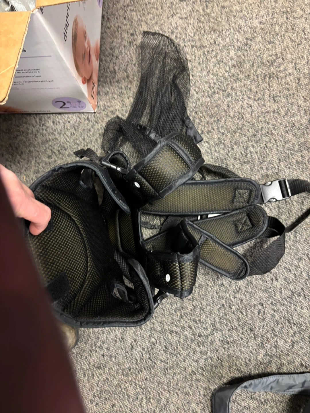 Baby carrier 5 dollars each - photo 3