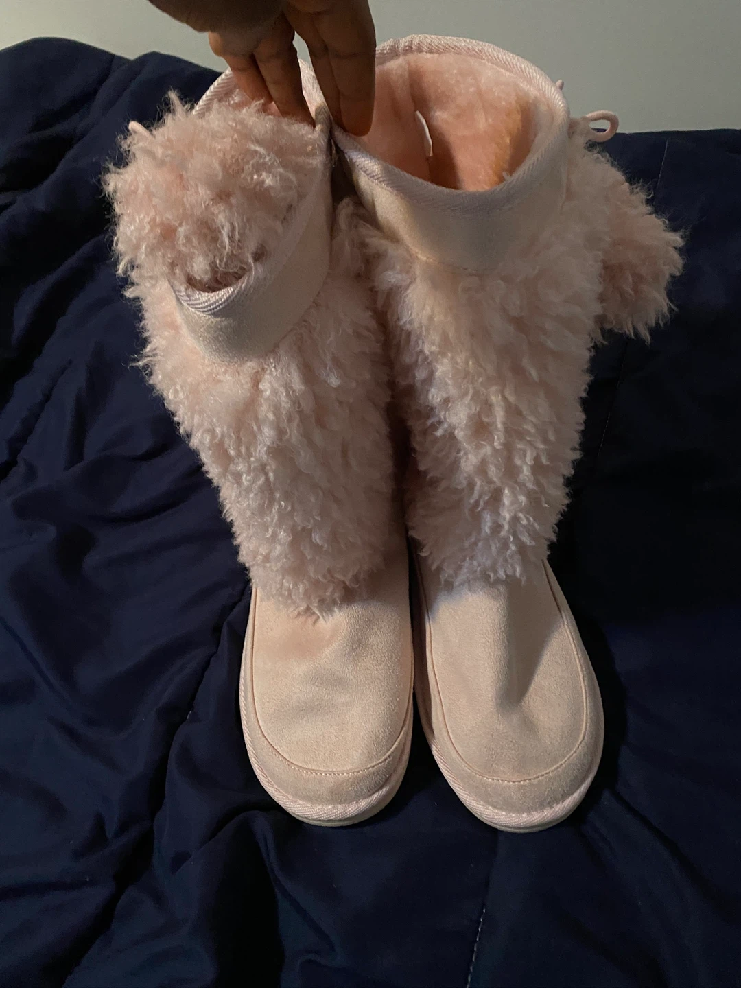 Pale- pink faux fur Boots Size 9 - photo 2