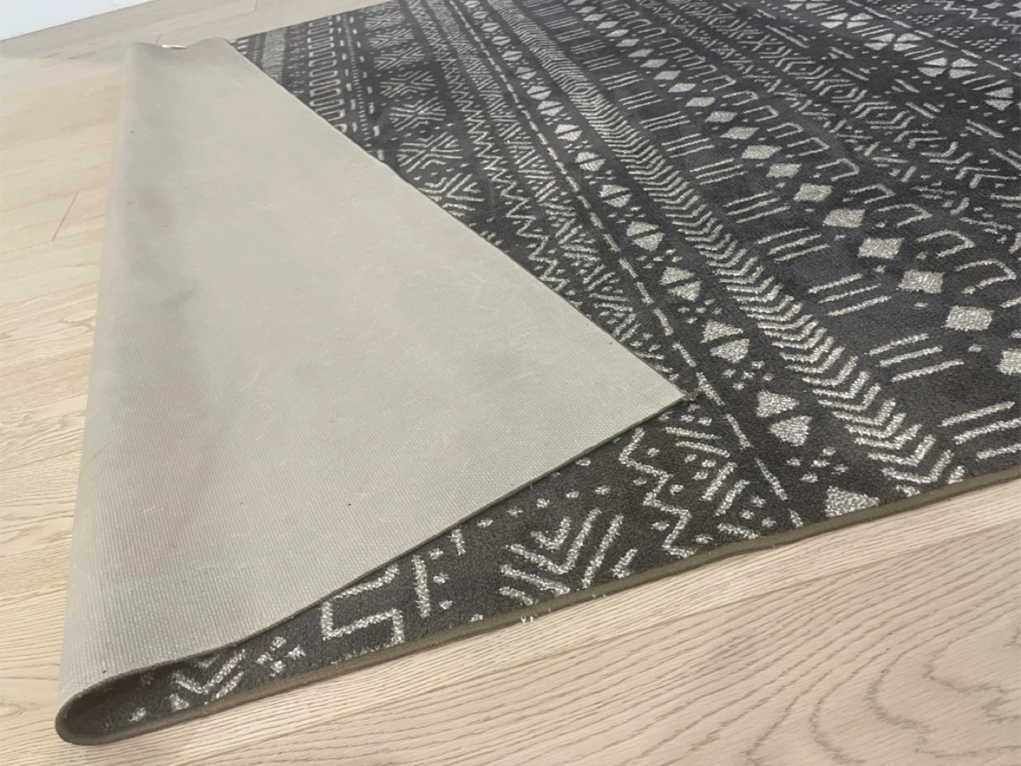 Patterned Area Rug - photo 4