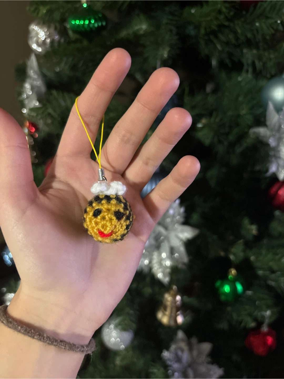 Crocheted Bee Christmas Ornament - photo 2