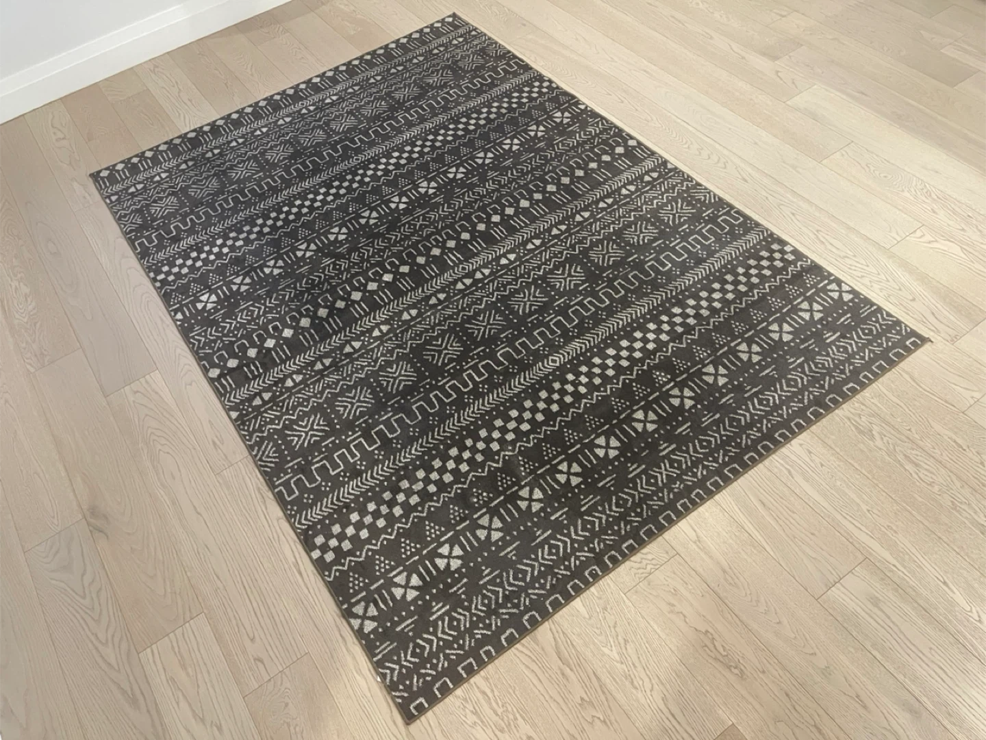 Patterned Area Rug - photo 2
