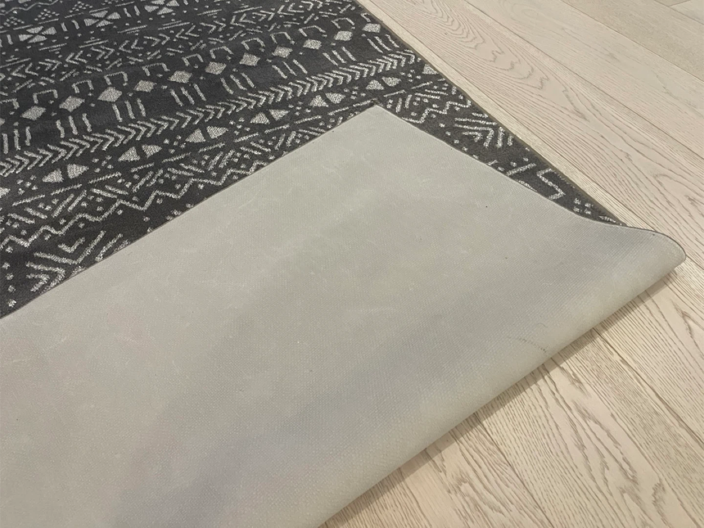 Patterned Area Rug - photo 3
