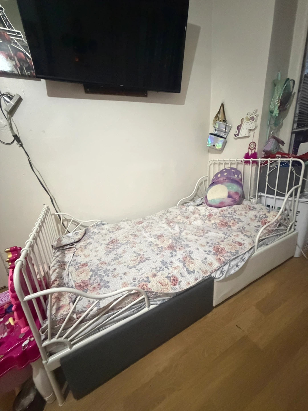 White Metal Toddler Bed