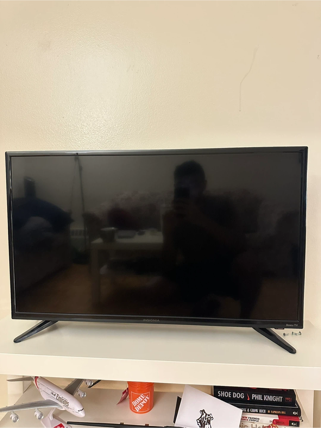 Insignia Roku TV - photo 2