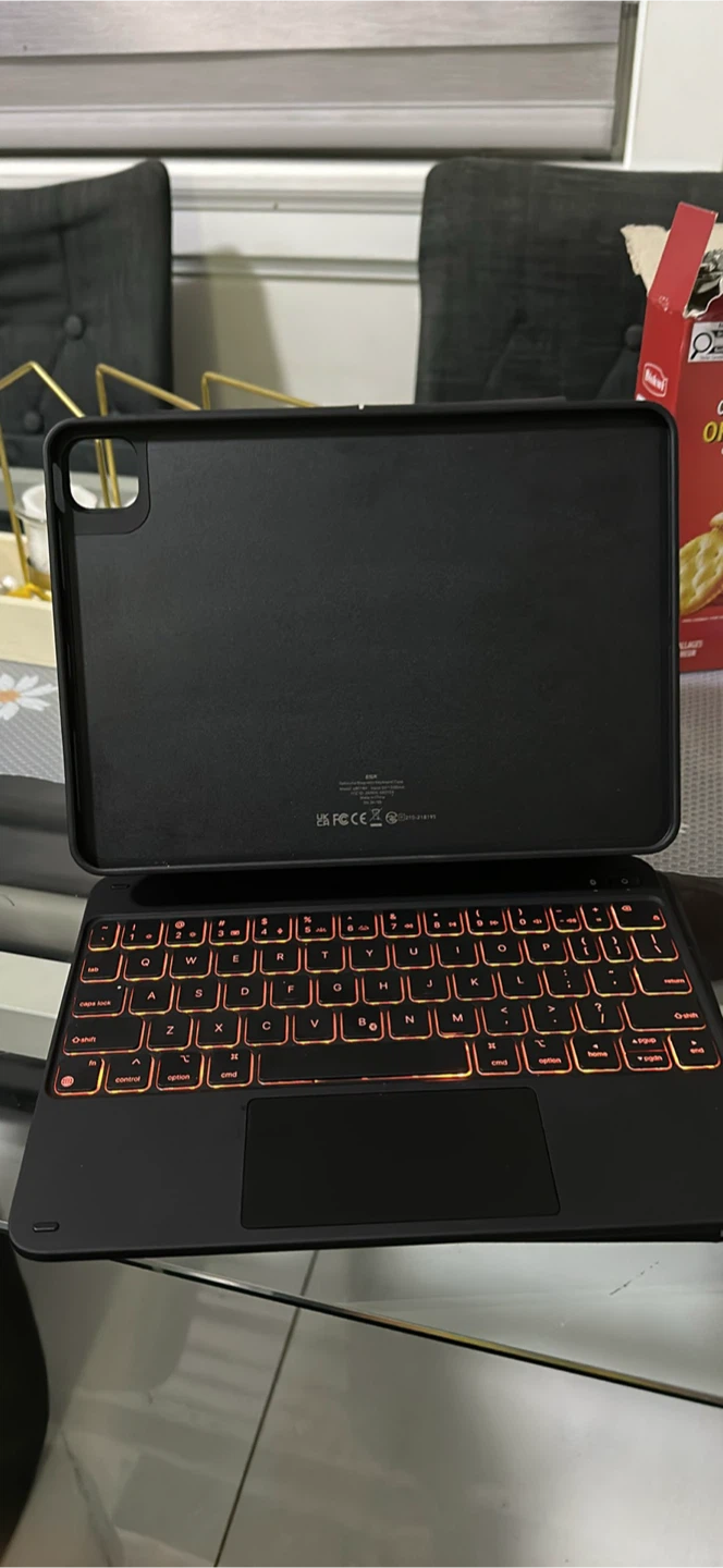 ESR magnetic keyboard for ipad 11 inch air and pro both - photo 2
