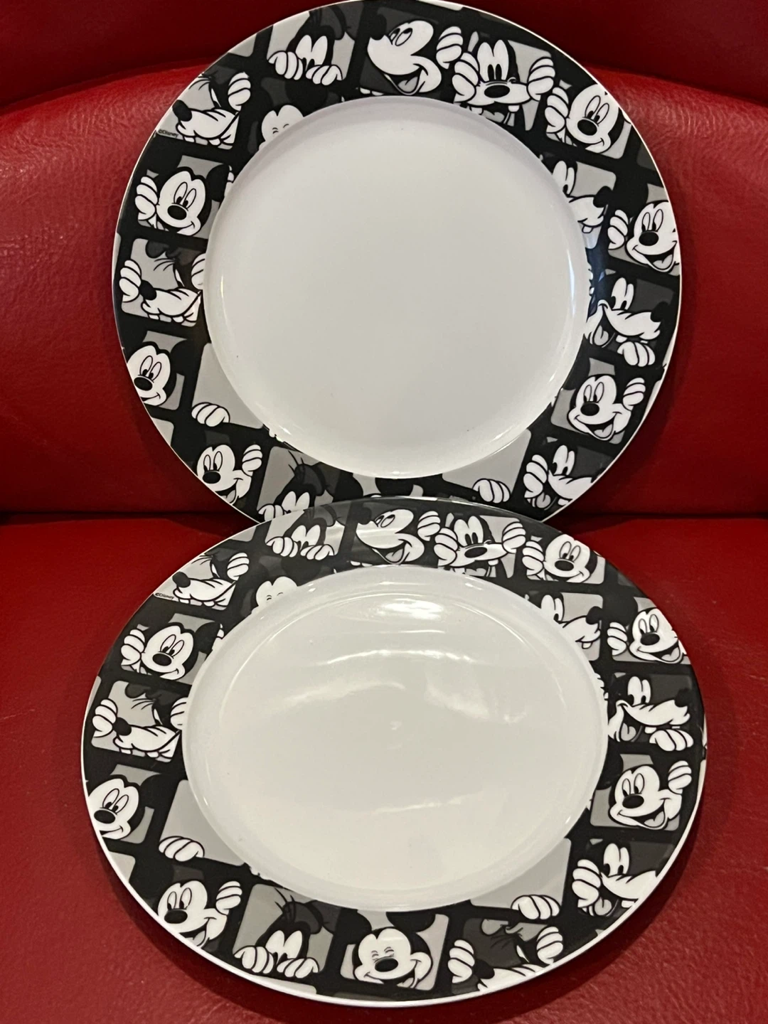 Disney Mickey Goofy Black White Grid Dinner Plate Set Of 2 10.5