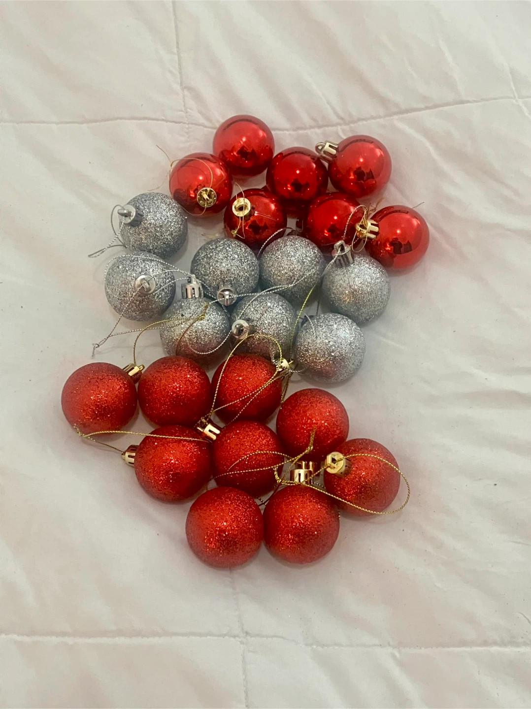 Set Of 24 Small Vintage Red And Silver Ornaments - photo 4