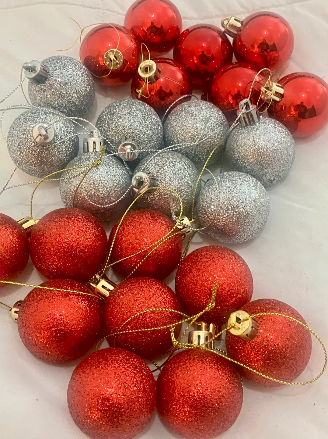 Set Of 24 Small Vintage Red And Silver Ornaments - photo 3