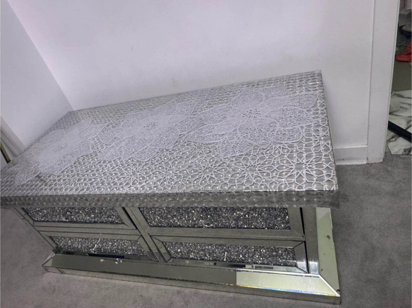 Mirrored 4-Drawer Dresser - photo 2