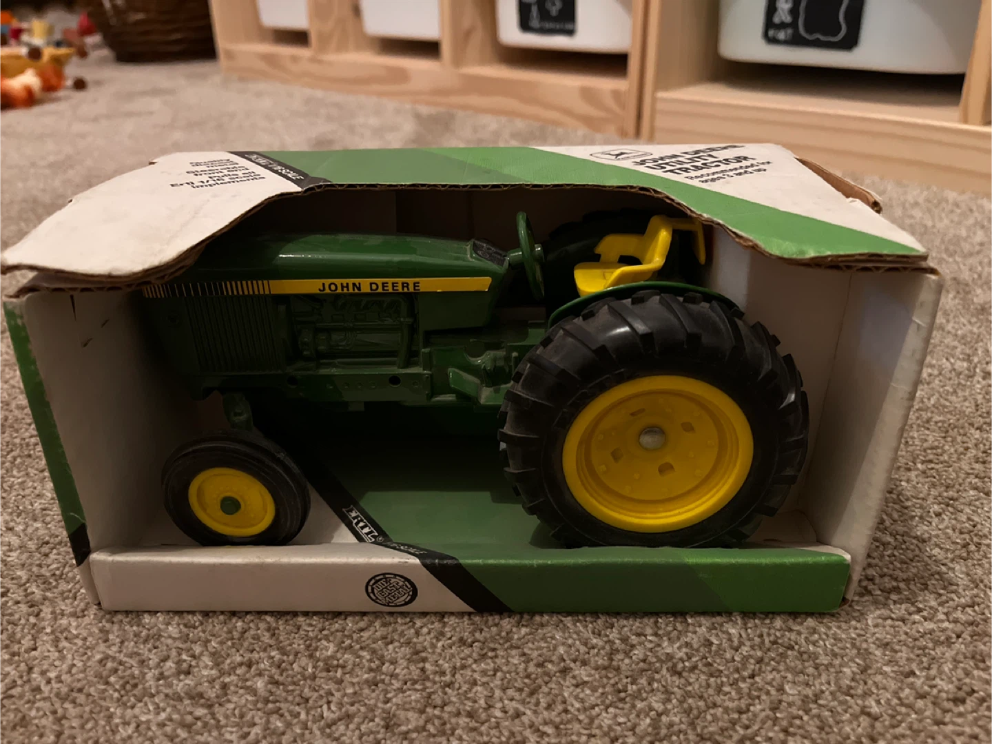 John Deere Utility Tractor 1/16 Scale