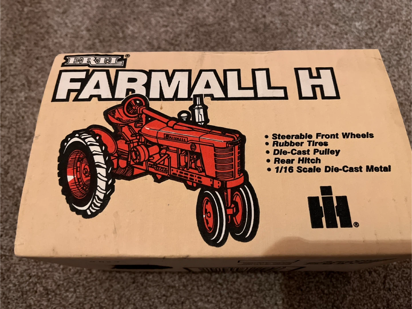 Ertl Farmall H Die-Cast Tractor 1/16 Scale - photo 3