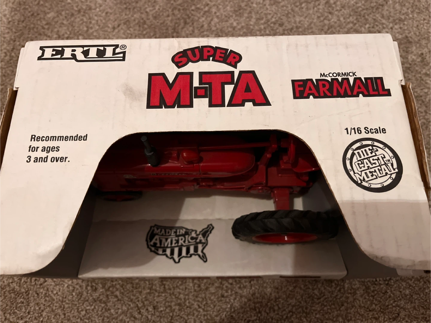 McCormick Farmall Super M-TA Die-Cast Replica - ERTL - photo 2