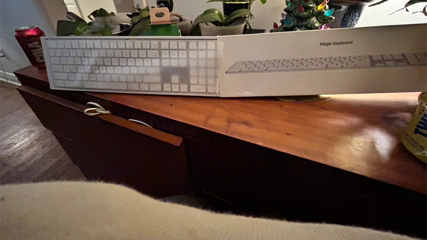 Apple Magic Keyboard - Like New! - photo 3