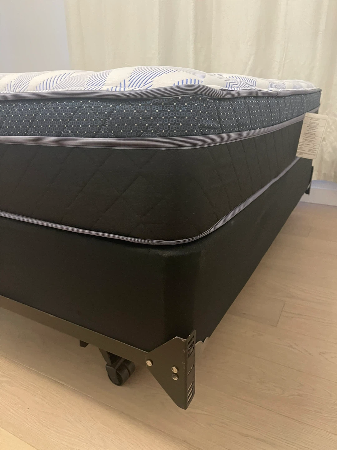 [Last Chance] Springwall Amalfi Queen Mattress + Frame - photo 3