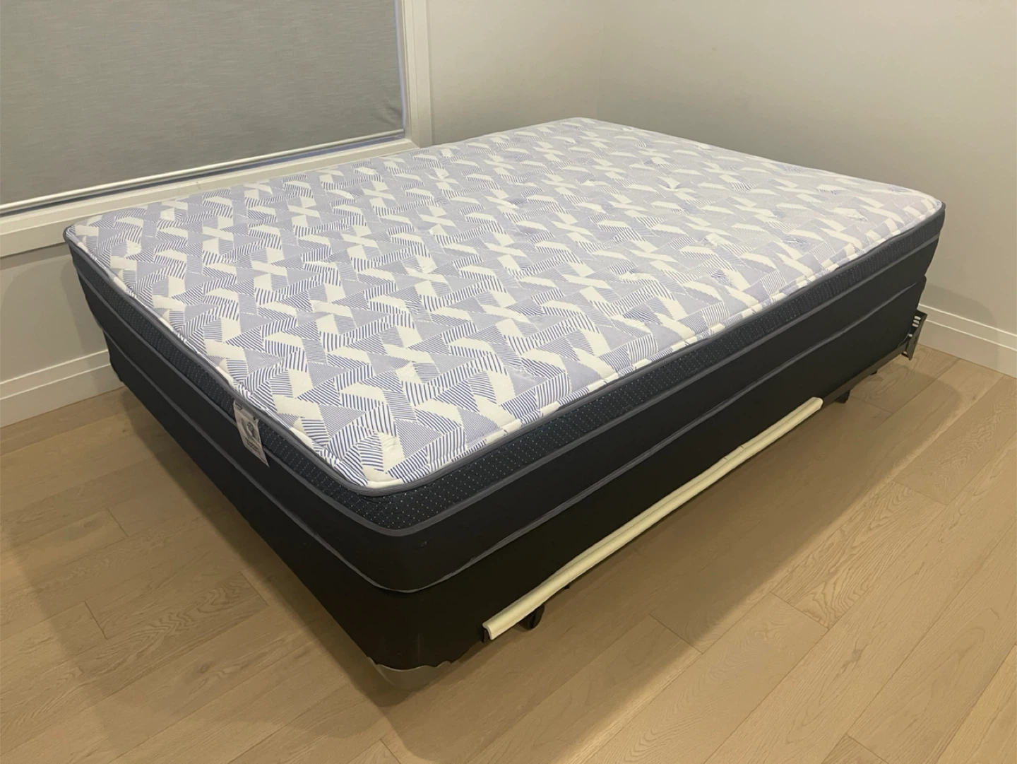 [Last Chance] Springwall Amalfi Queen Mattress + Frame