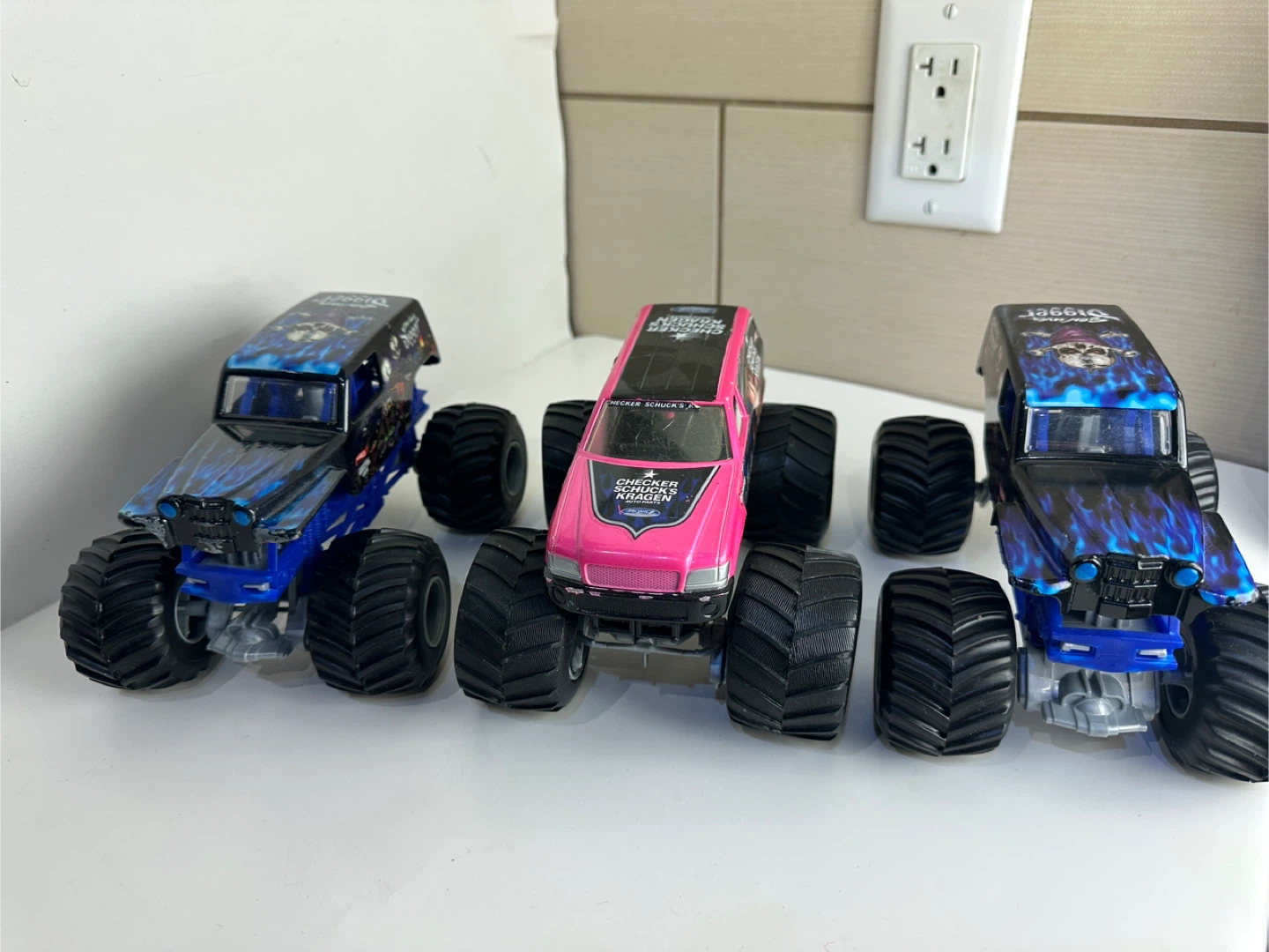 Monster Jam Grave Digger & Scarlet Bandit Trucks