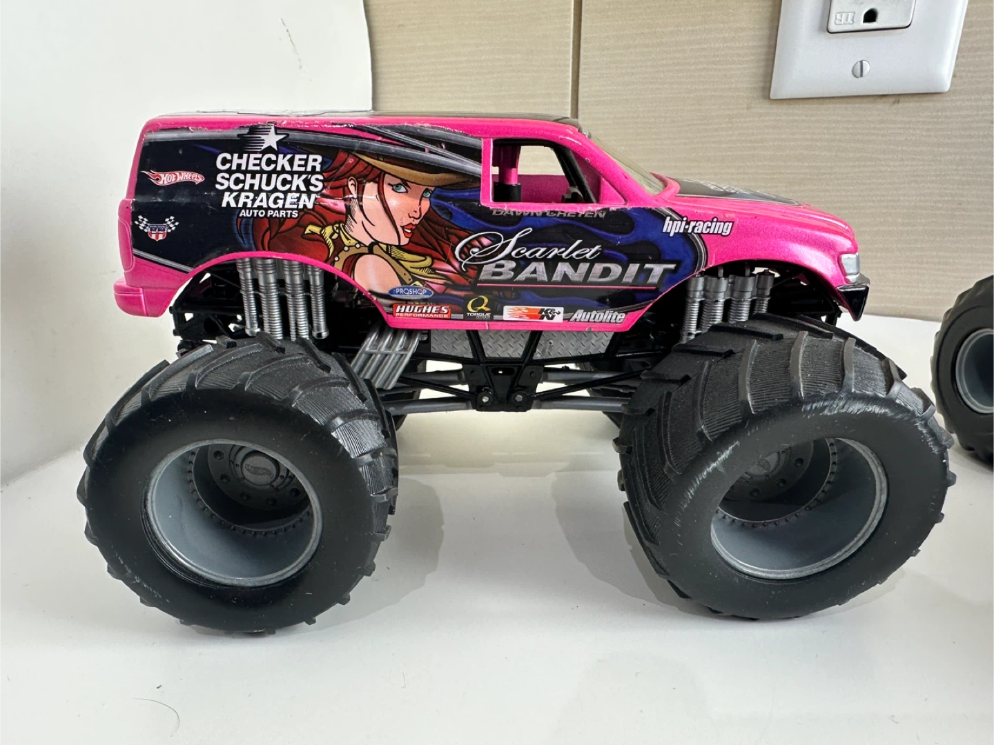 Monster Jam Grave Digger & Scarlet Bandit Trucks - photo 5