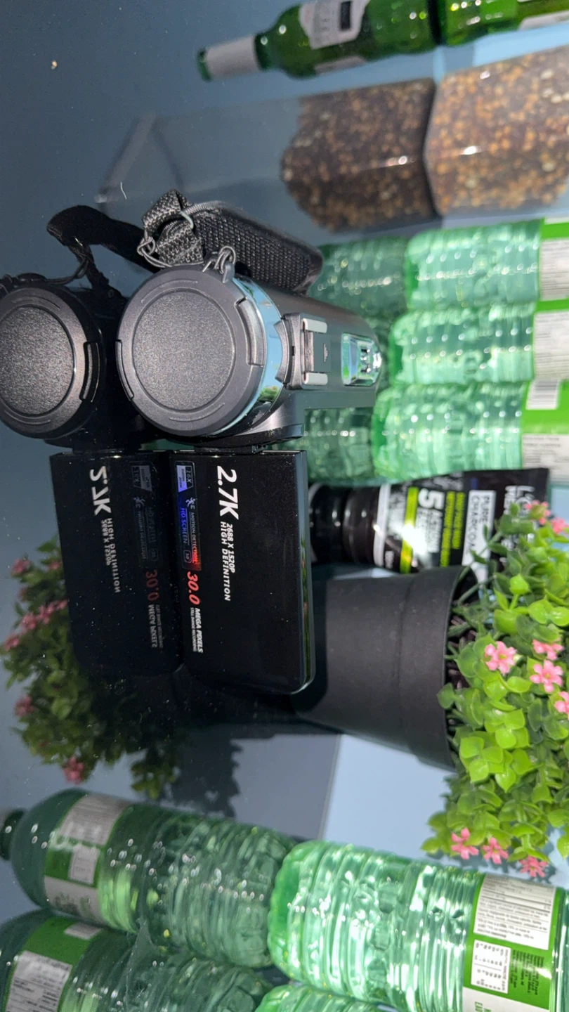 Digital Video Camera Recorder - photo 2