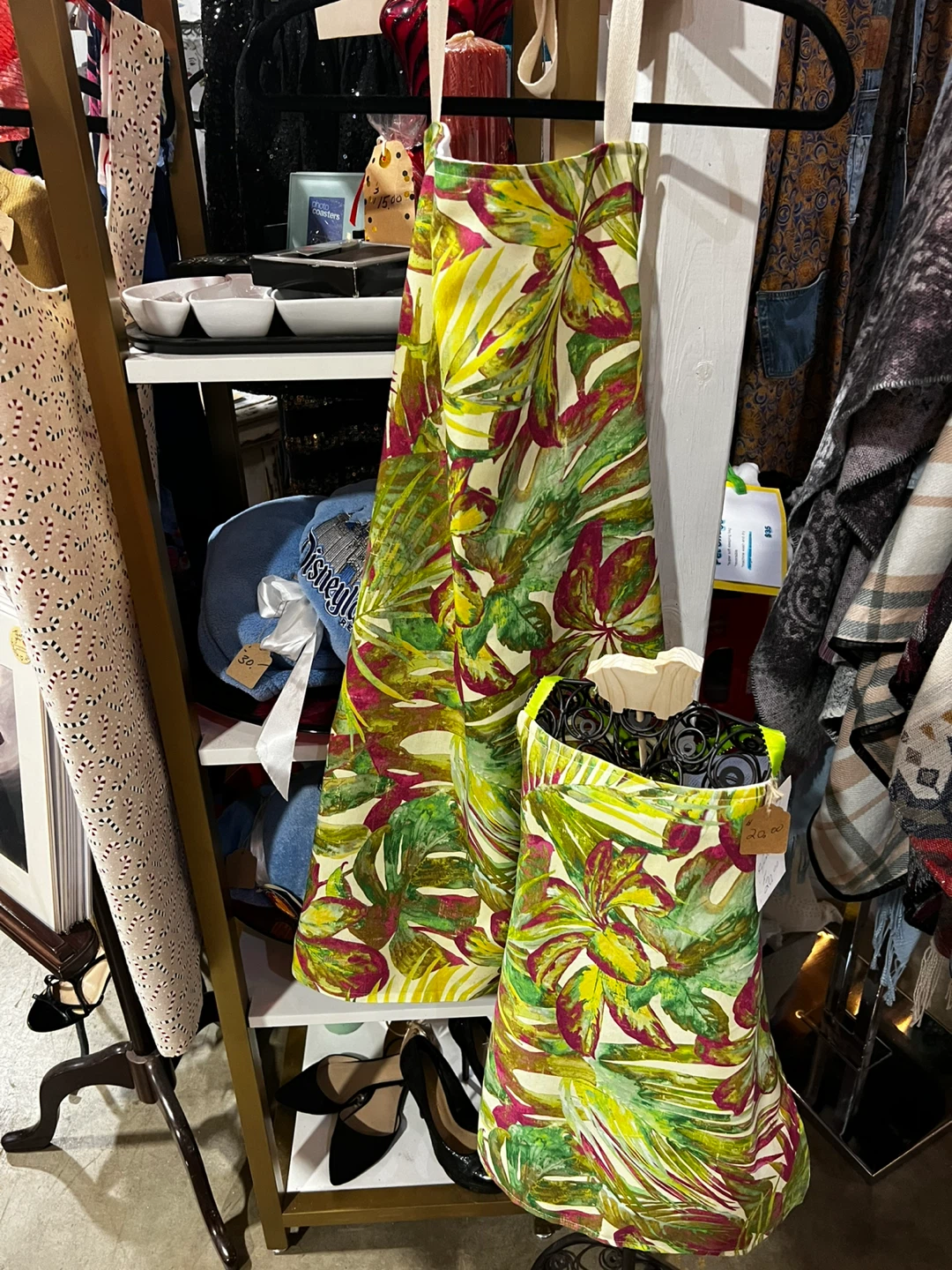 Handmade  Reversible Aprons - Variety of Festive Designs - photo 3