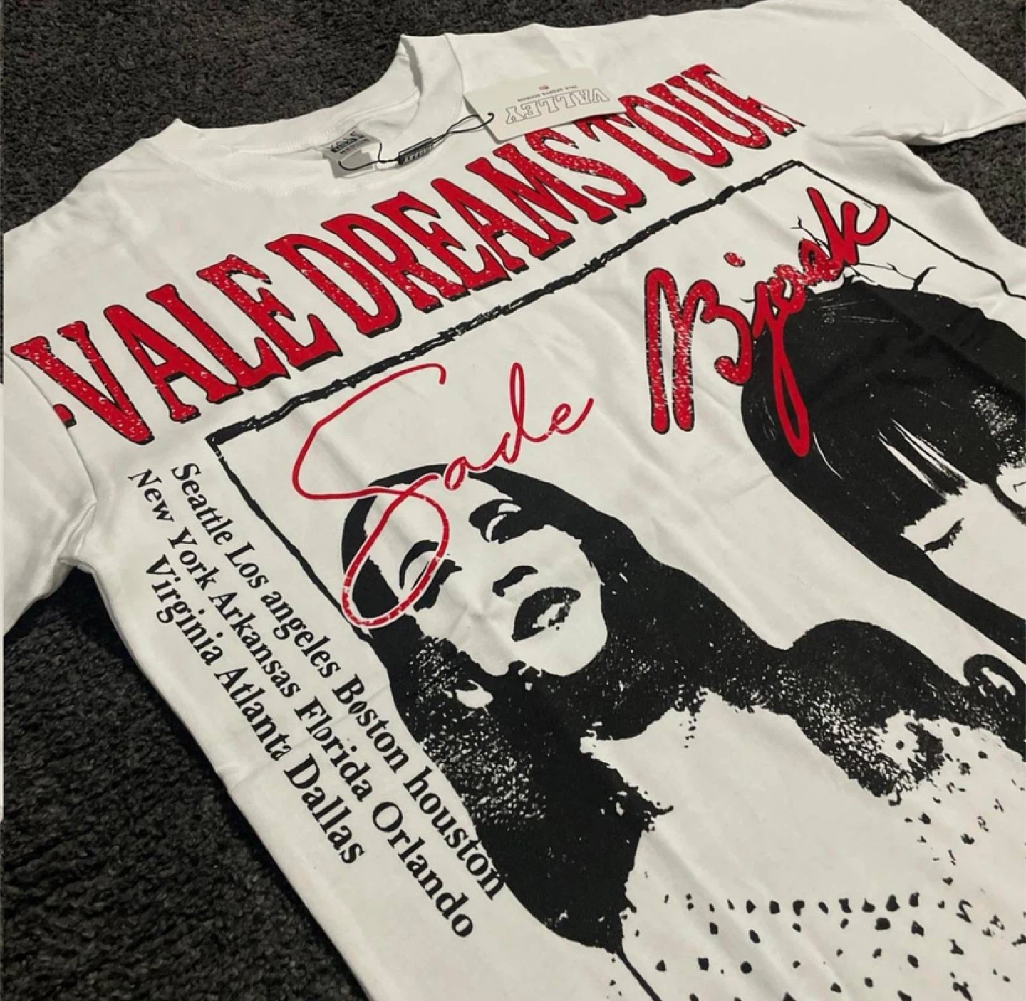 Vale “Dreams Tour” Sade Björk T-Shirt - photo 3