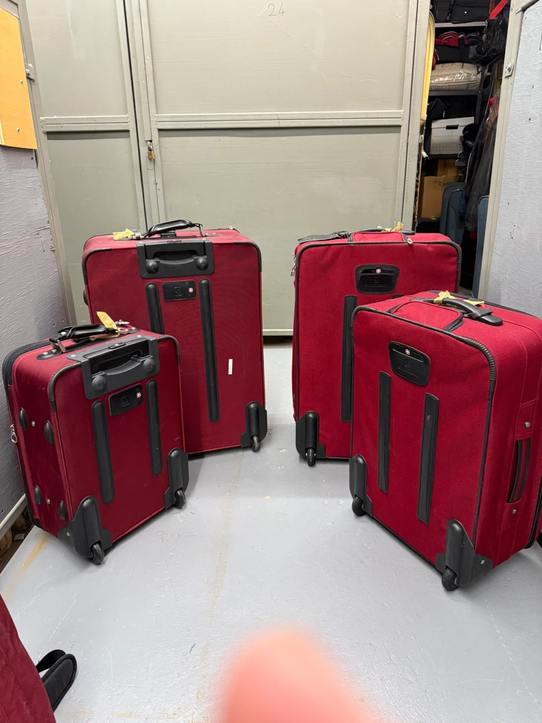 Swiss Gear Red Luggage Set - photo 2