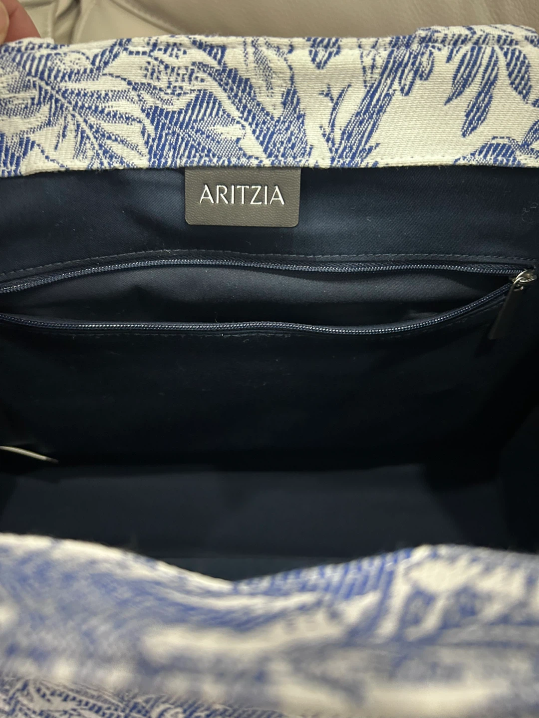 Aritzia Tote Bag - Blue & White Pattern - photo 4