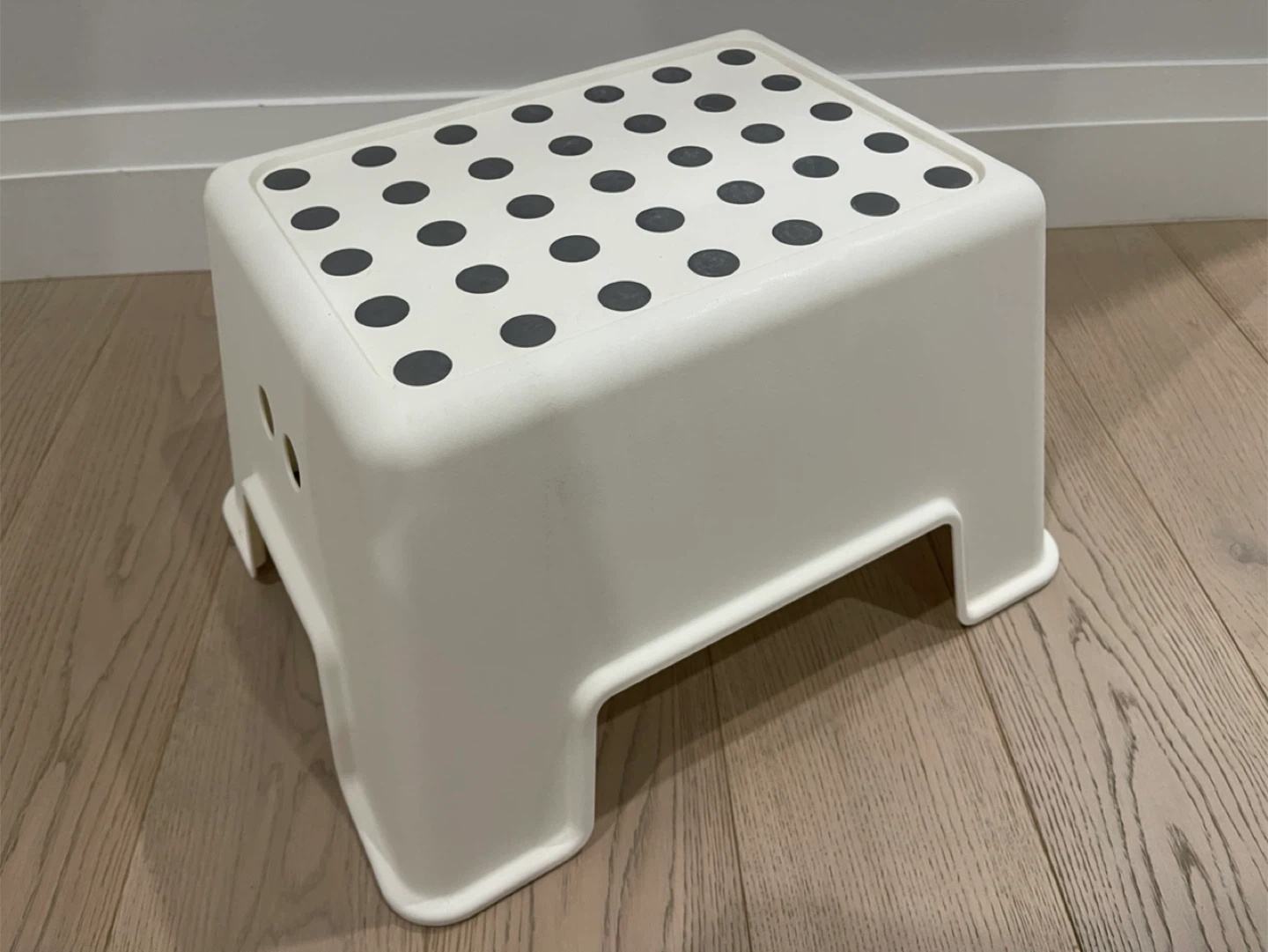 White Plastic Step Stool - photo 2