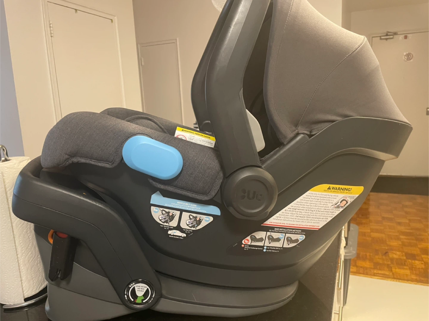 UPPAbaby MESA Infant Car Seat - Like New! - photo 2