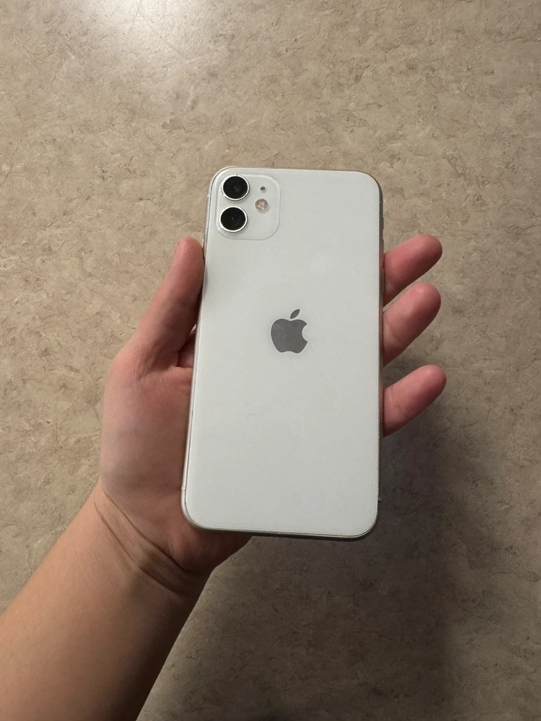 iPhone 11 64GB - Excellent Condition