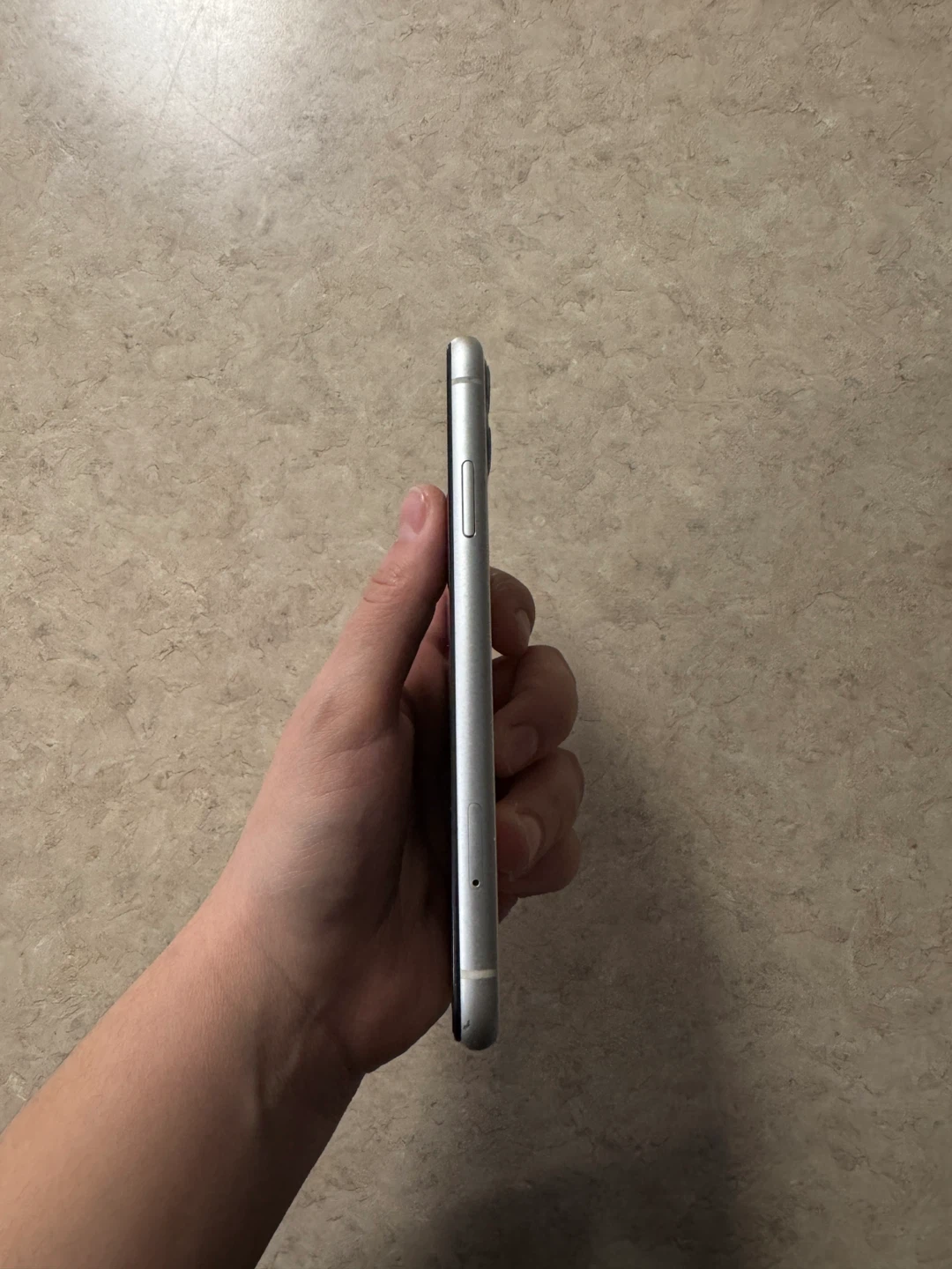 iPhone 11 64GB - Excellent Condition - photo 2