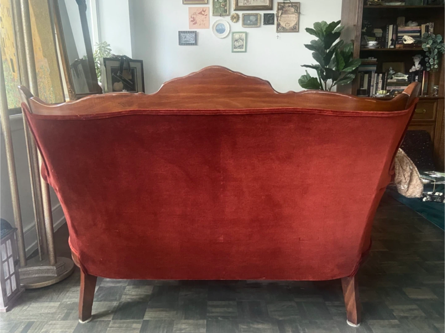 Antique Style Red Velvet Loveseat - photo 2